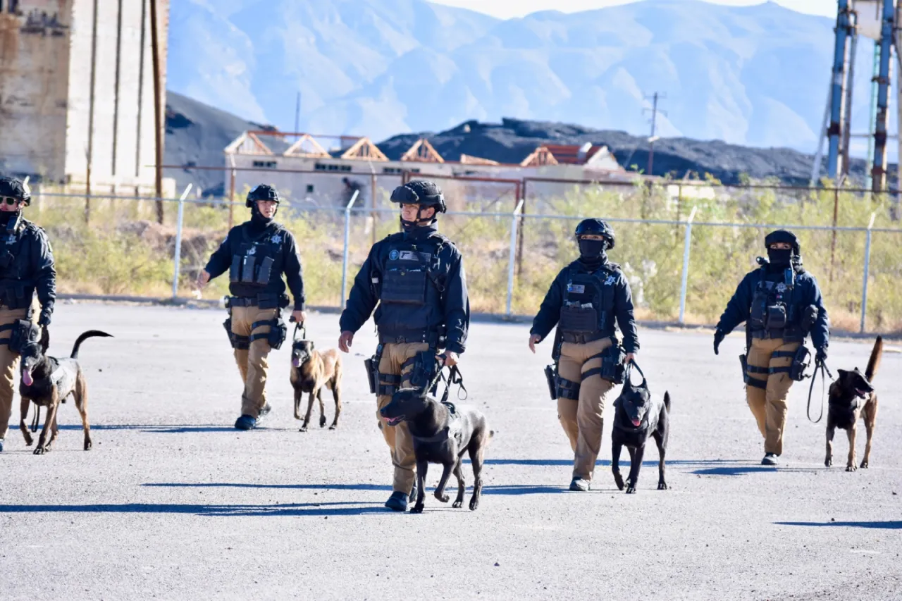 Practican 570 policías estatales para desfile del 20 de noviembre en Chihuahua