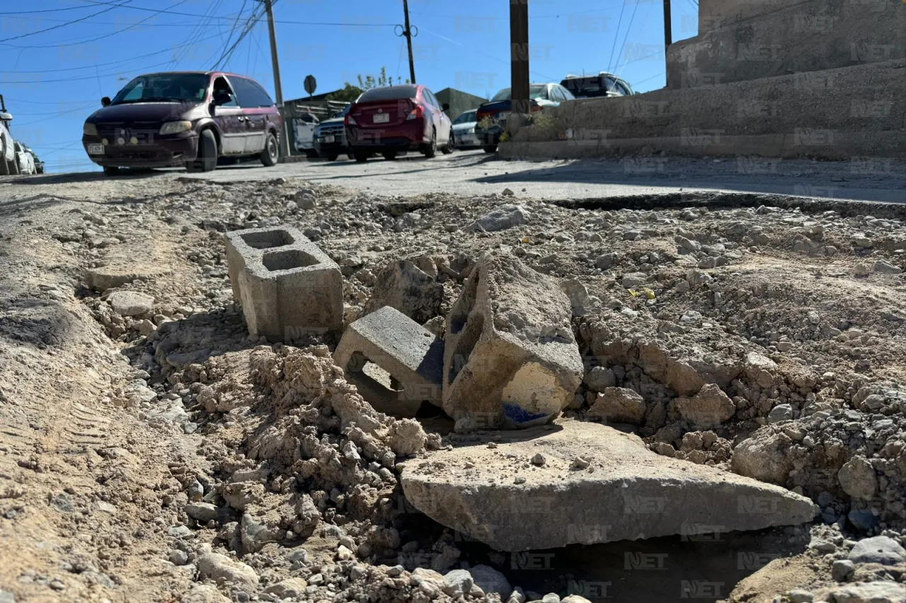 Preocupa a vecinos fuga de agua potable en la colonia Industrial 