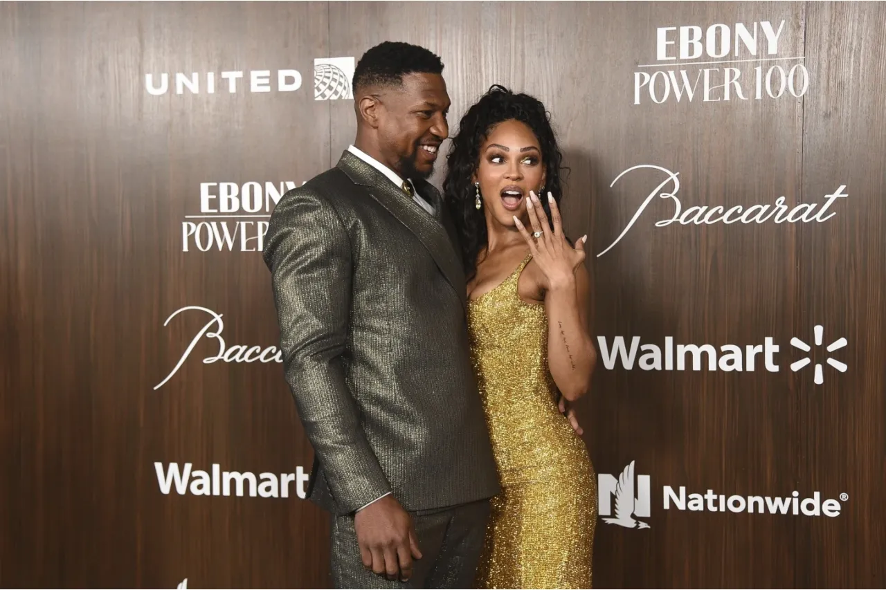 Los actores Jonathan Majors y Meagan Good están comprometidos