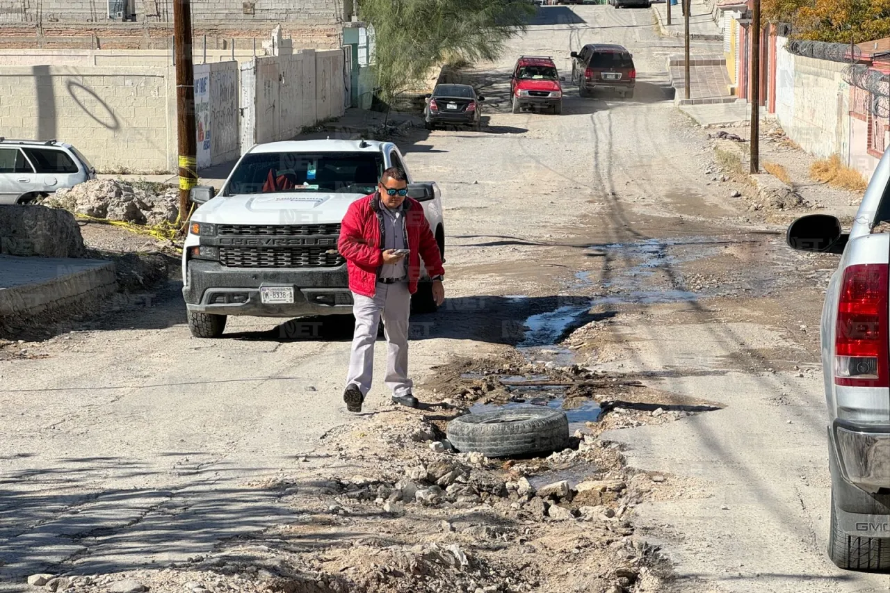 Preocupa a vecinos fuga de agua potable en la colonia Industrial 