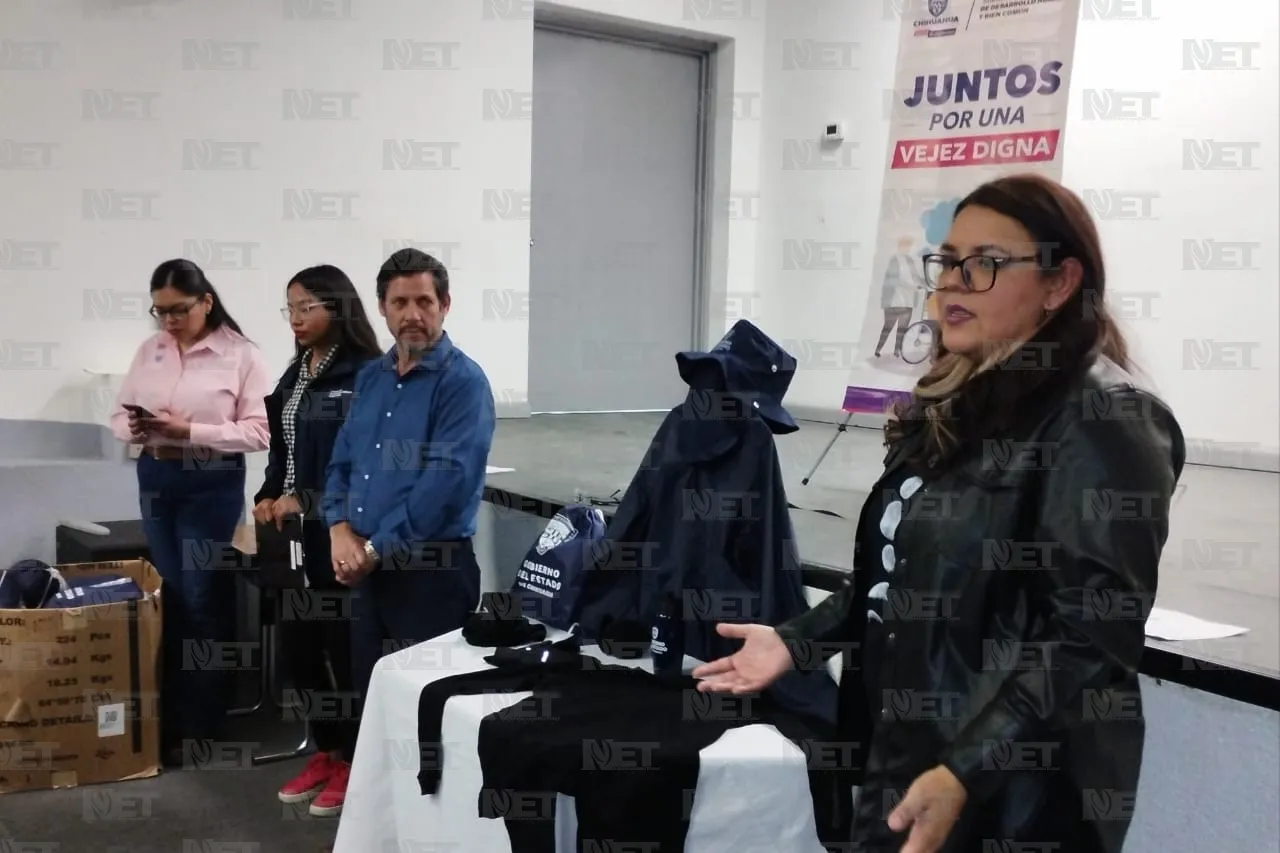 Entrega Desarrollo Humano kits para adultos mayores