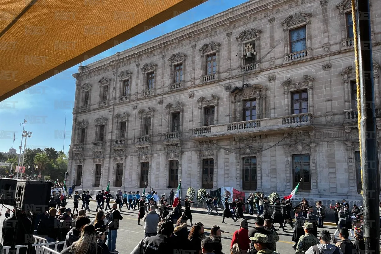 Comienza desfile por el aniversario de la Revolución en Chihuahua