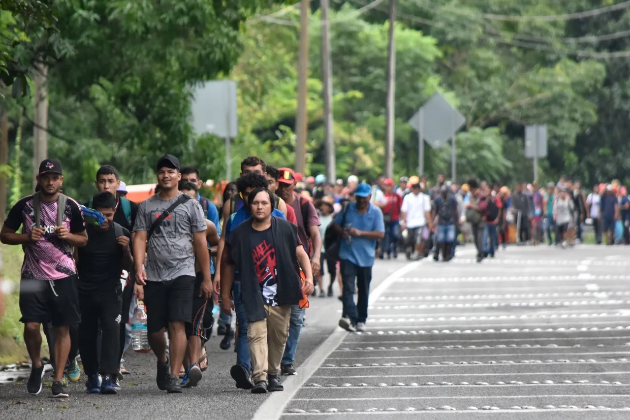 Sale nueva caravana de migrantes del sur de México