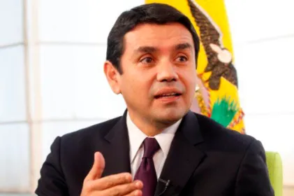 Detienen en México a exministro ecuatoriano pese a su condición de refugiado