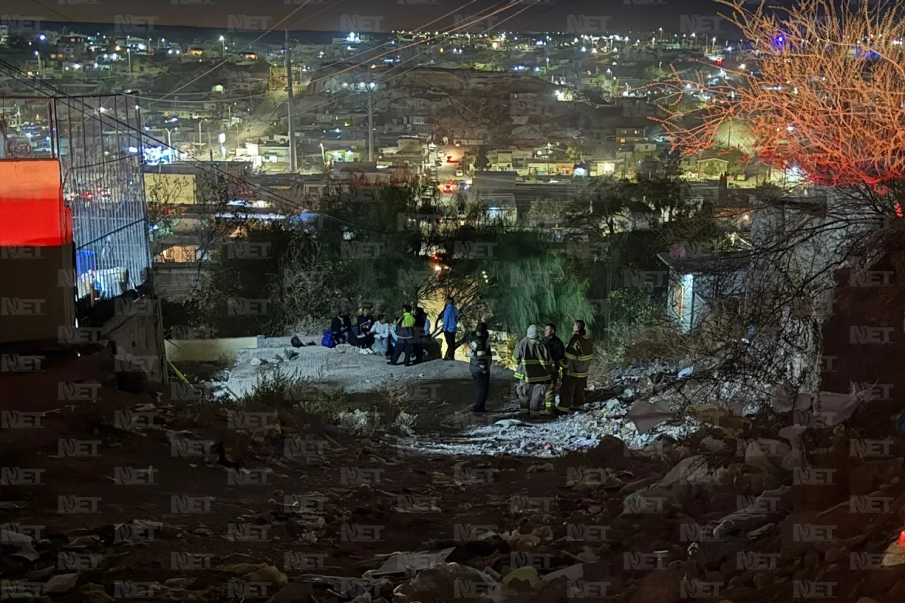 Colapsa vecindad; habitantes escapan por poco