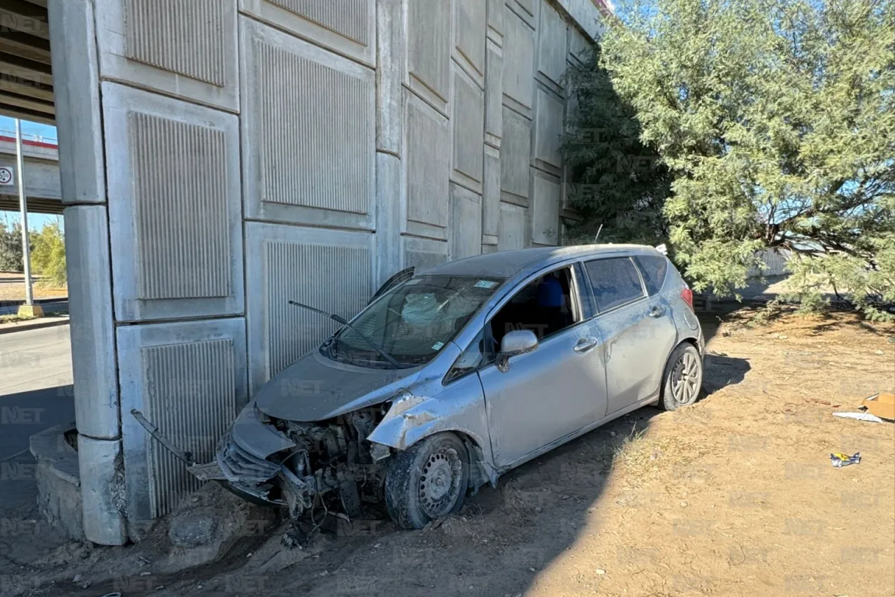 Choca en Pérez Serna y abandona su auto