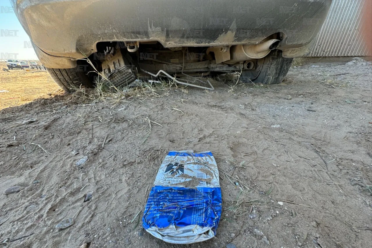 Choca en Pérez Serna y abandona su auto