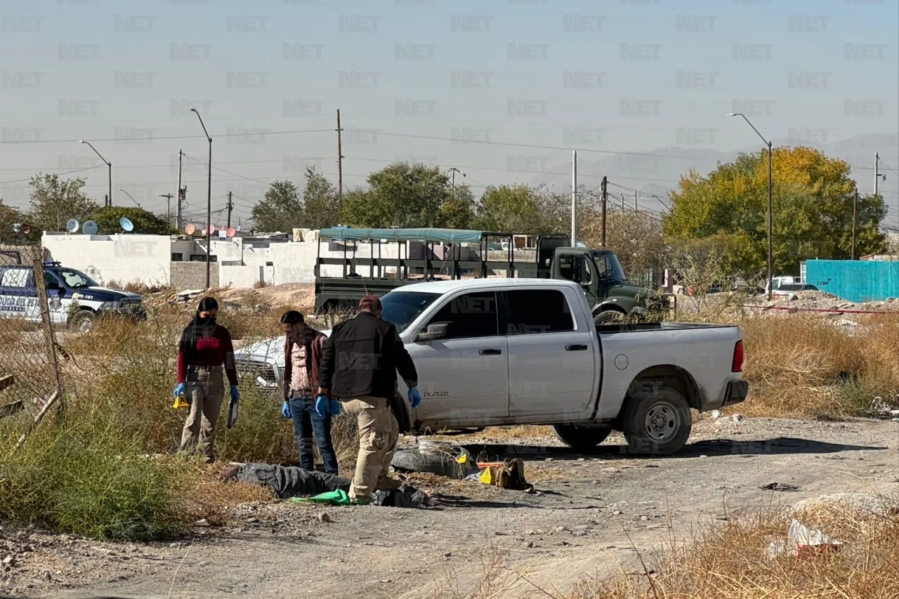 Hallan encobijado en baldío de la Terranova