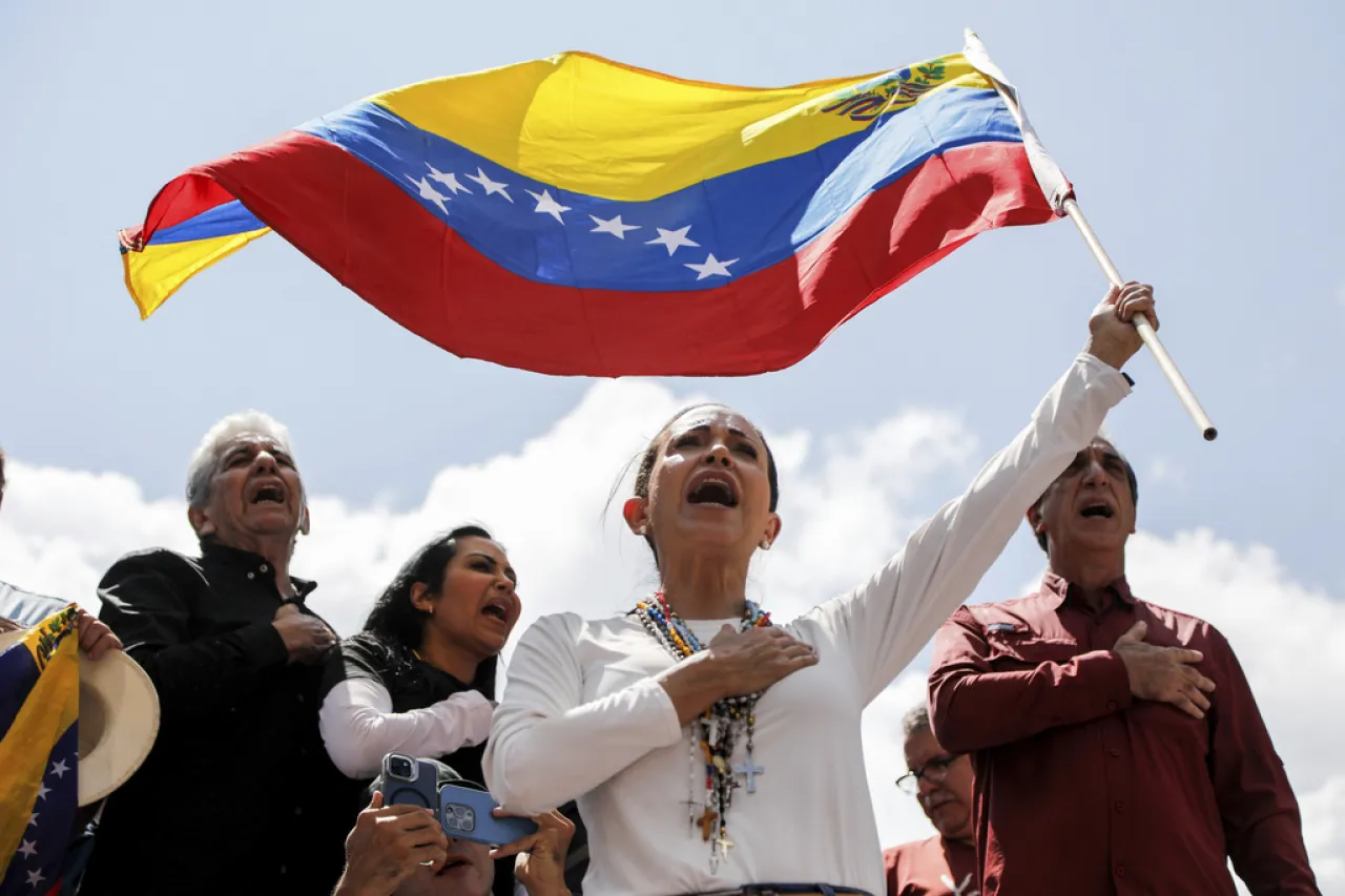 Opositora venezolana llama a protesta tras ser acusada de traición a la patria