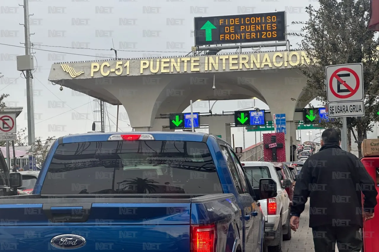 Fila de más de una hora para llegar a El Paso