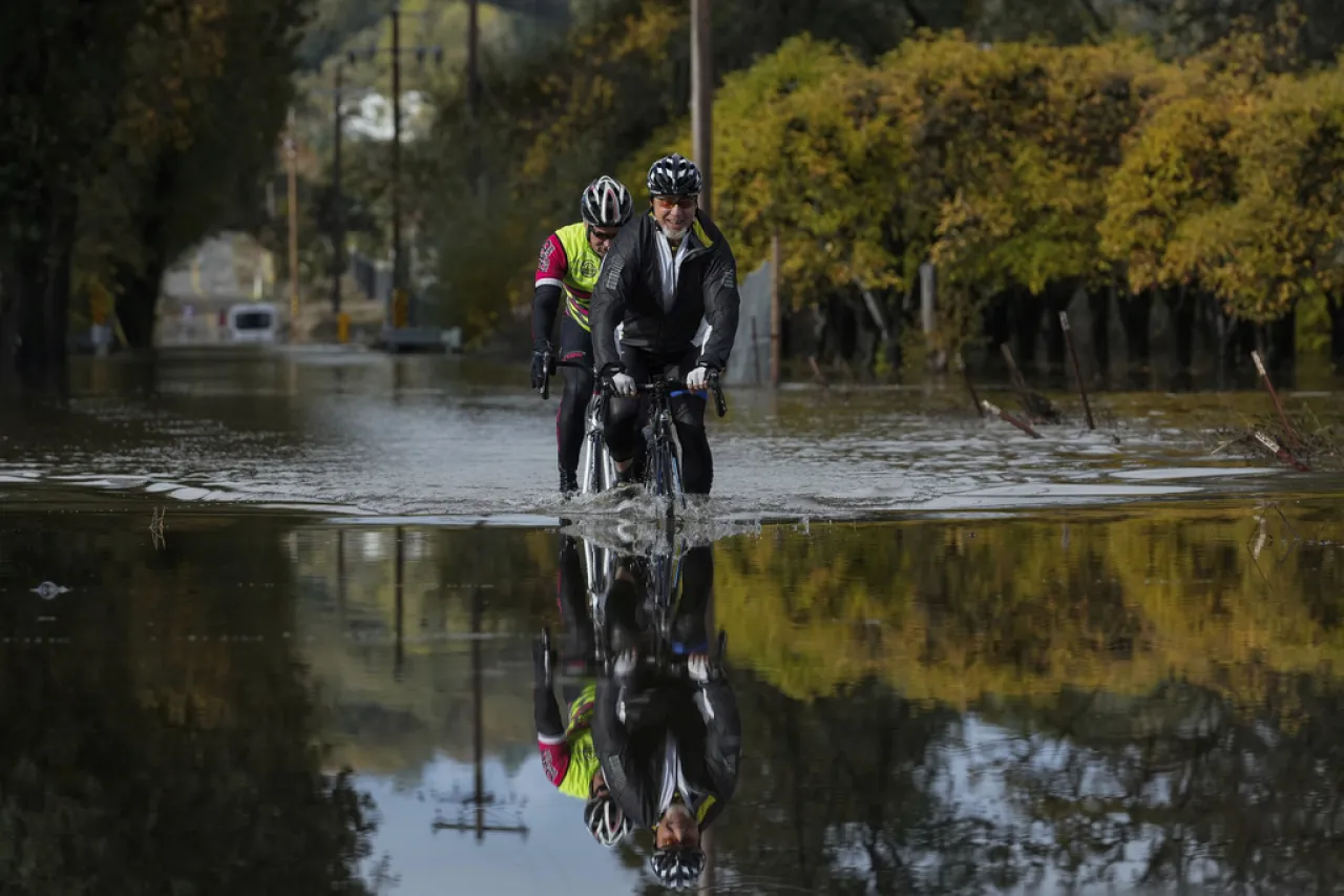 Tormentas invernales y lluvias azotan EU