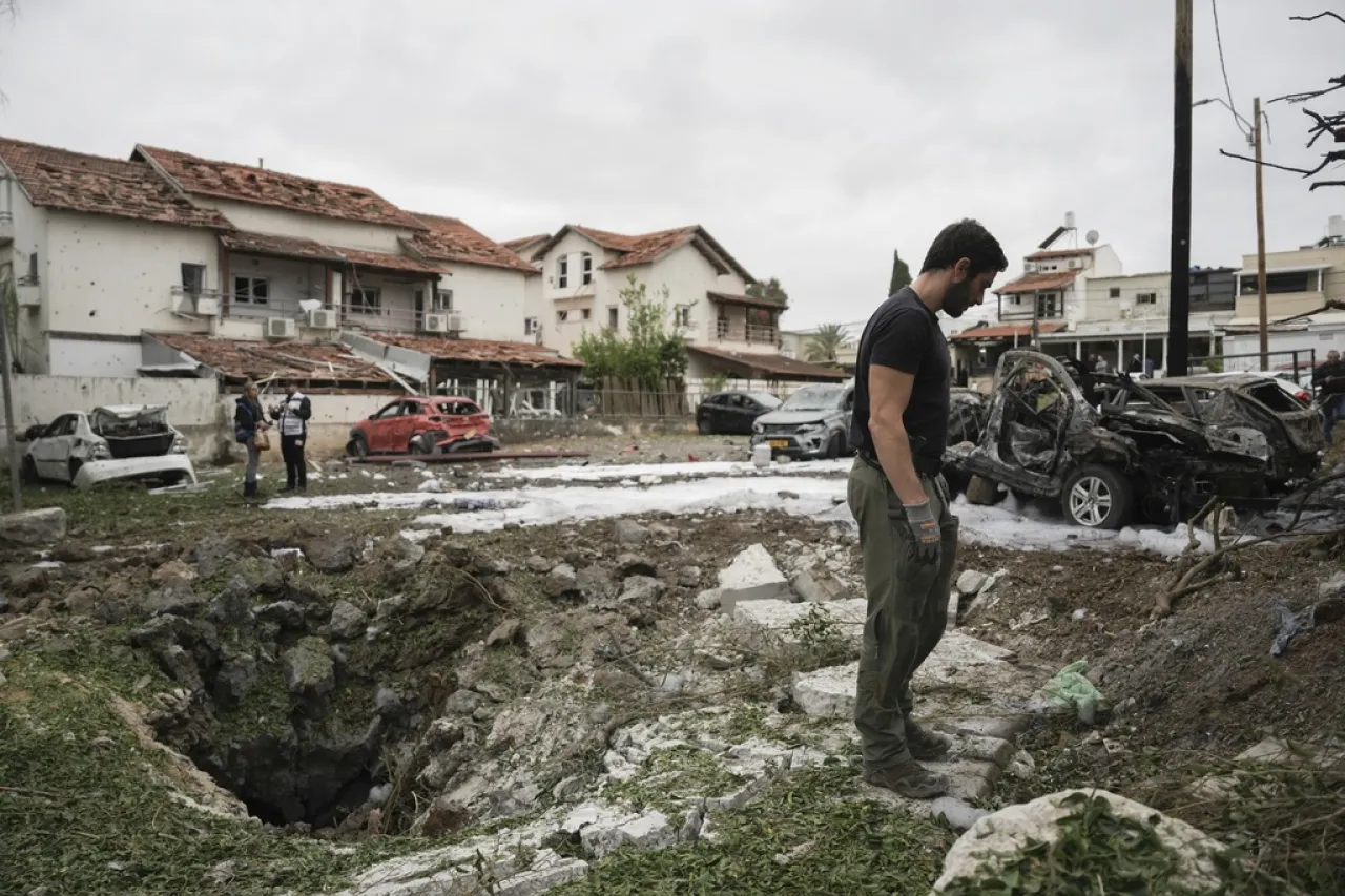 Ataque israelí mata a un soldado libanés y hiere a 18