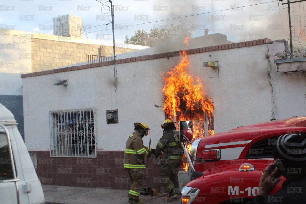 Fuego consume vivienda en El Barreal