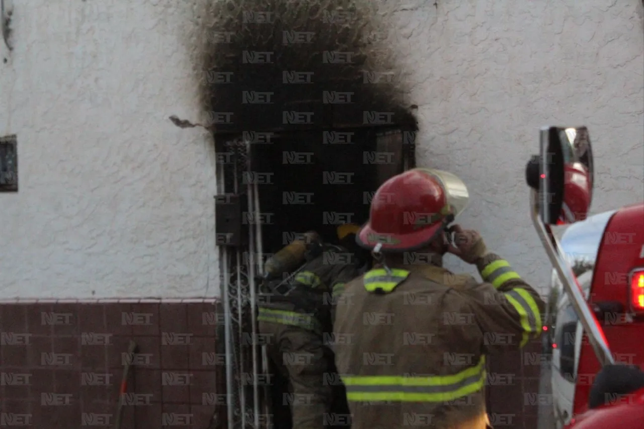 Fuego consume vivienda en El Barreal