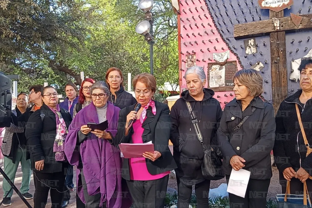 Piden mujeres erradicar la violencia frente a Palacio de Gobierno de Chihuahua