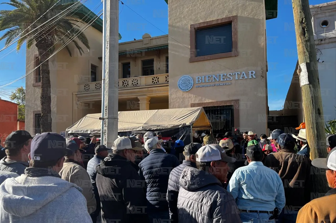 Se manifiestan agricultores y ganaderos en Chihuahua, exigen recurso federal