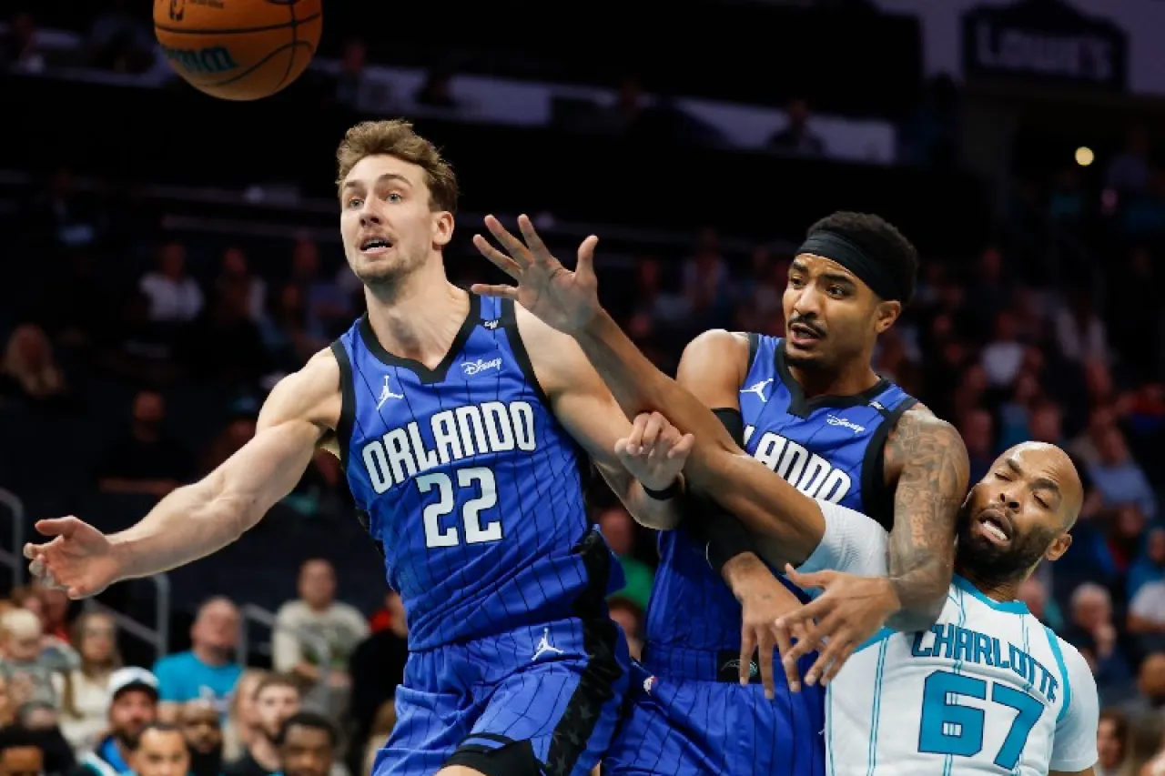 Magic supera a los Hornets ne duelo de defensivas