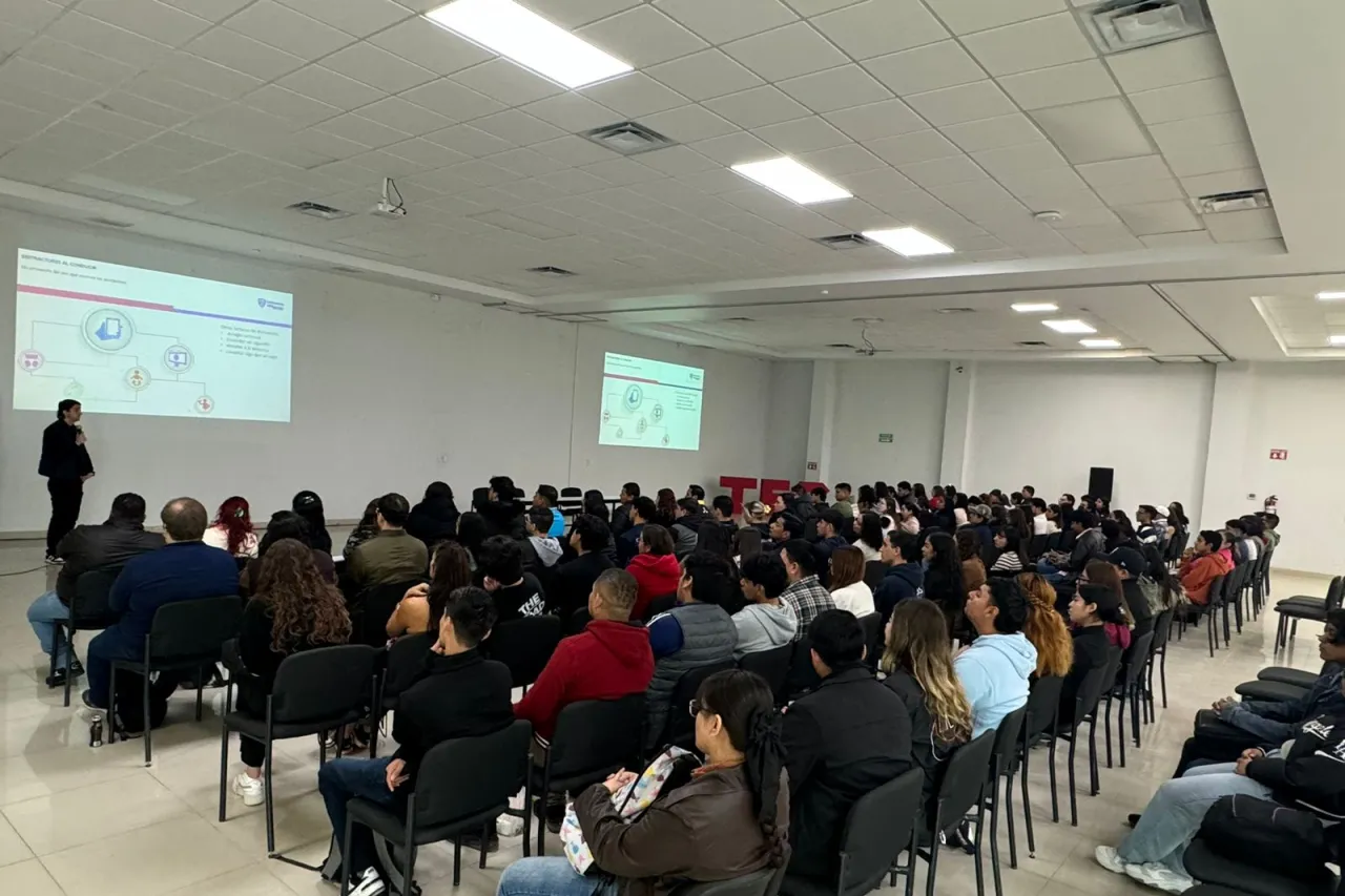 Licencias y el Tec de Juárez facilitan trámites a la comunidad estudiantil