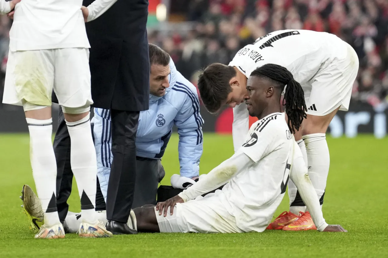 Sufre lesión Camavinga en el partido de Real Madrid contra Liverpool