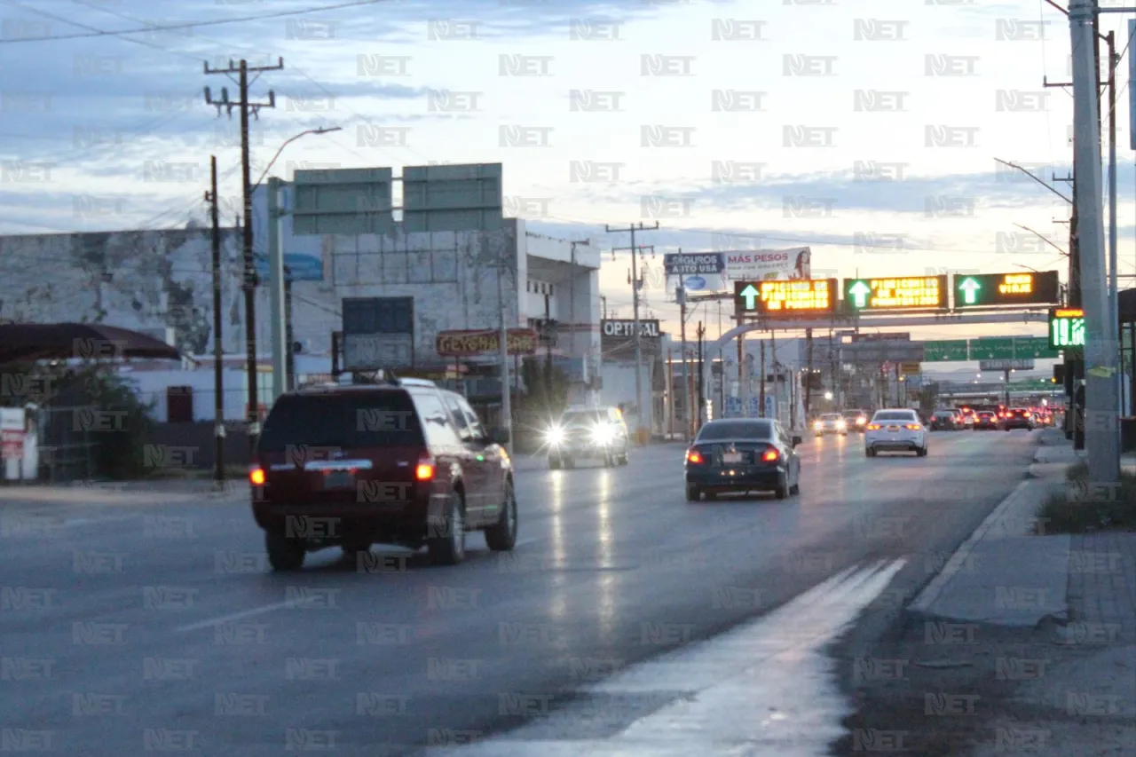 Así las filas para cruzar a El Paso