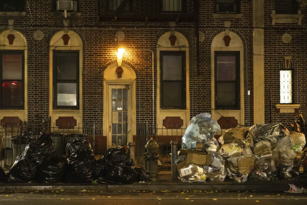 Las ratas se dan un festín con la basura en Nueva York