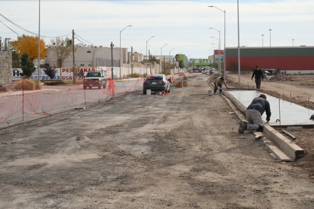 Construyen la calle Del Pórtico en el sector Valle del Sol