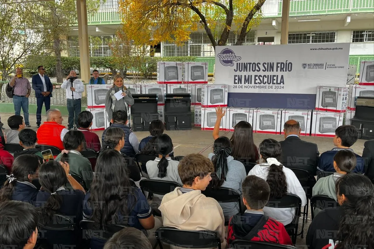 Encabeza Maru entrega de 614 calentones para escuelas de educación básica