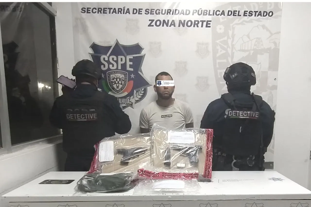 Lo detienen con armas y droga; intenta sobornar a policías