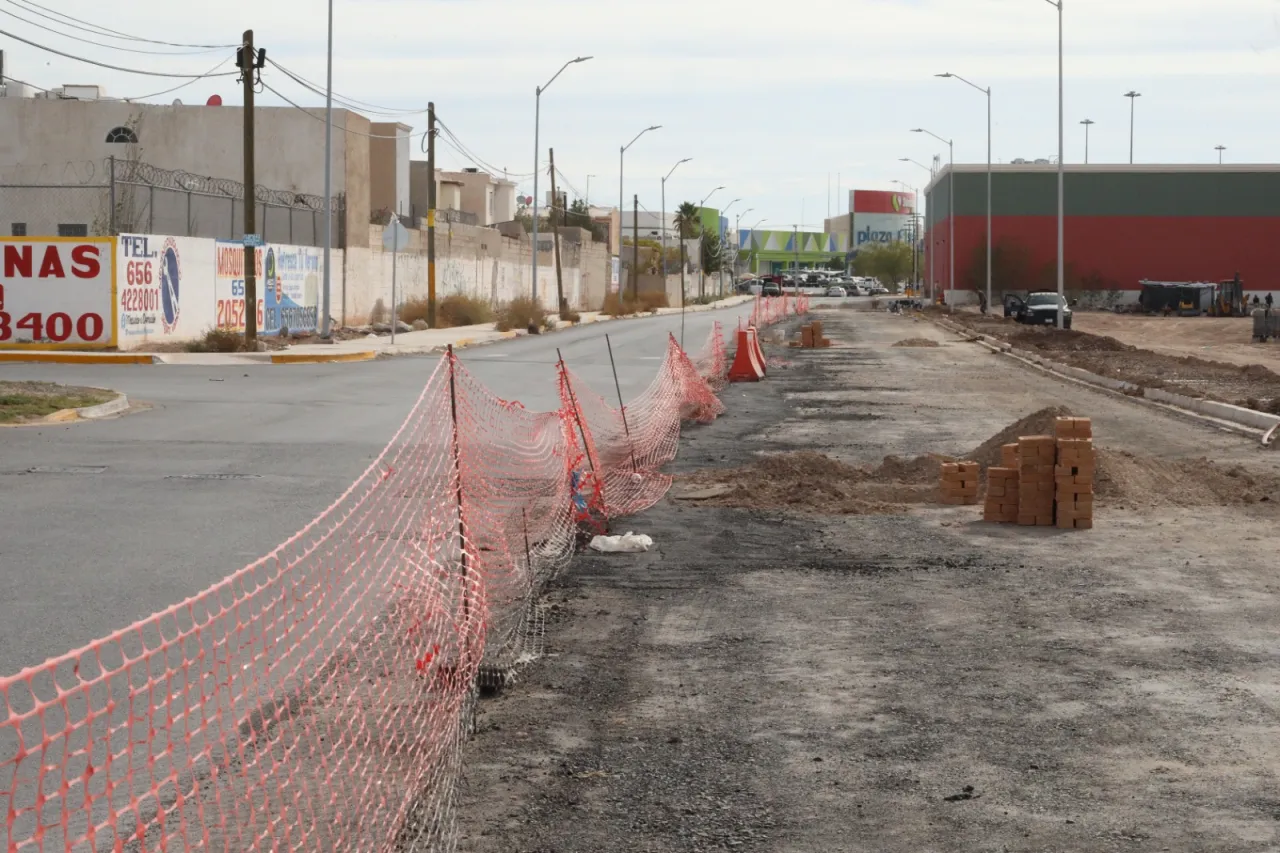 Construyen la calle Del Pórtico en el sector Valle del Sol