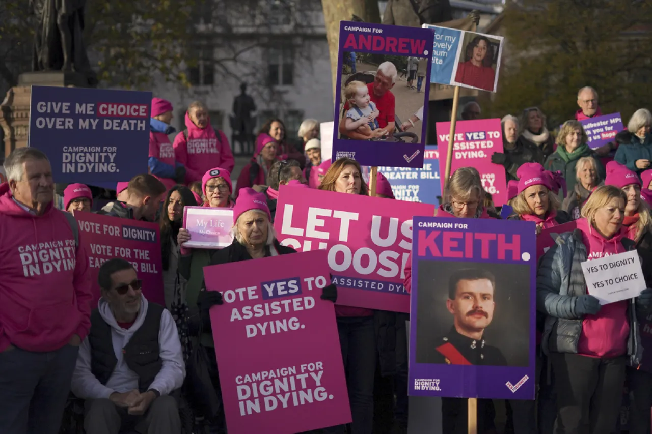 Diputados británicos dan aprobación inicial a ley de muerte asistida