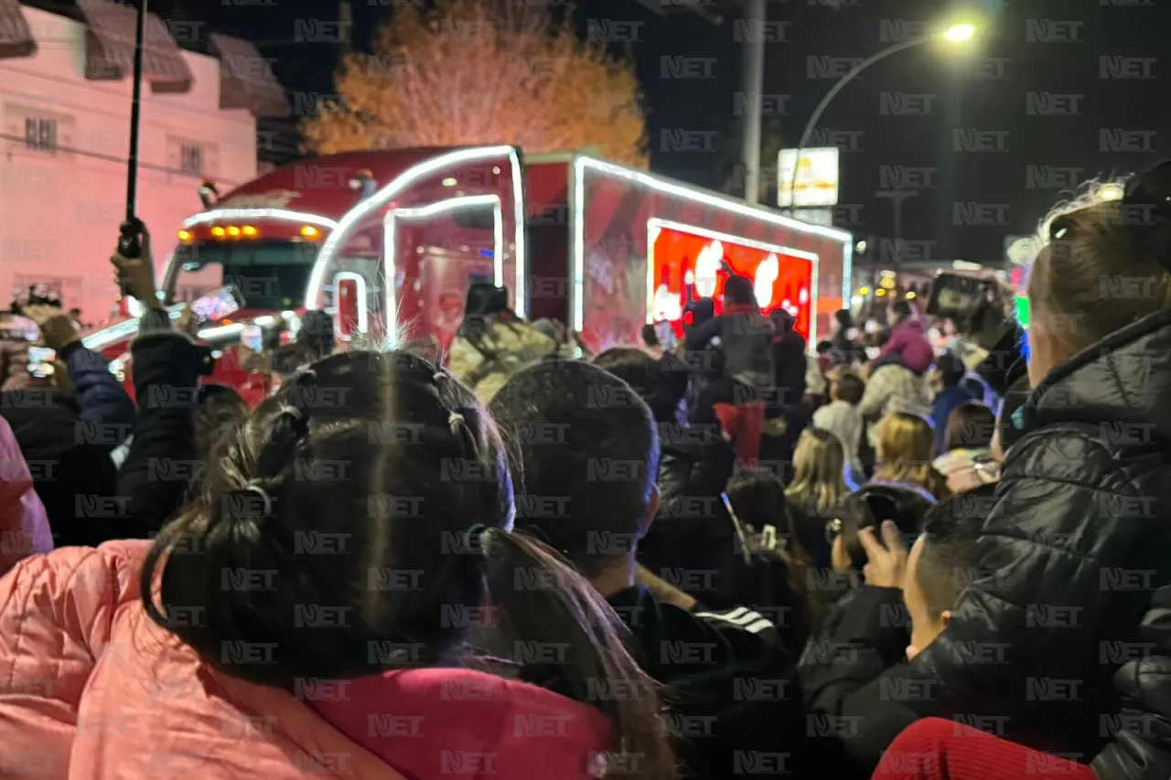 Disfrutan familias de la Caravana Coca-Cola en Juárez