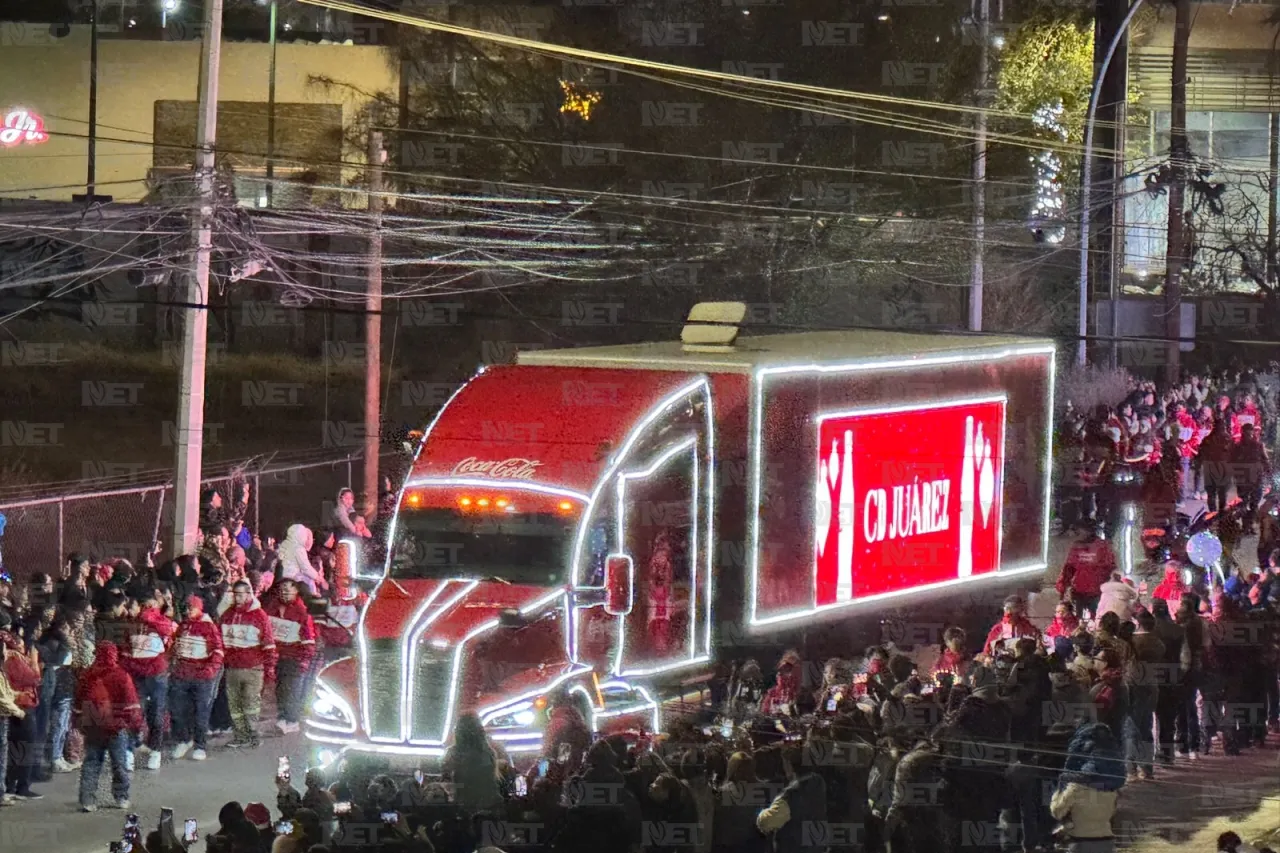 Disfrutan familias de la Caravana Coca-Cola en Juárez