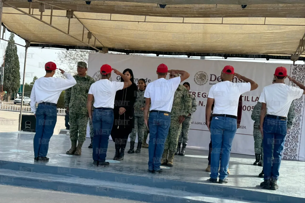 Liberan cartilla militar 363 elementos, siete son mujeres