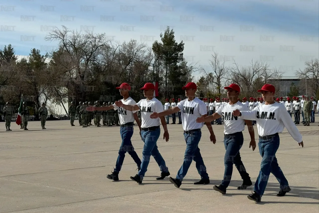 Liberan cartilla militar 363 elementos, siete son mujeres