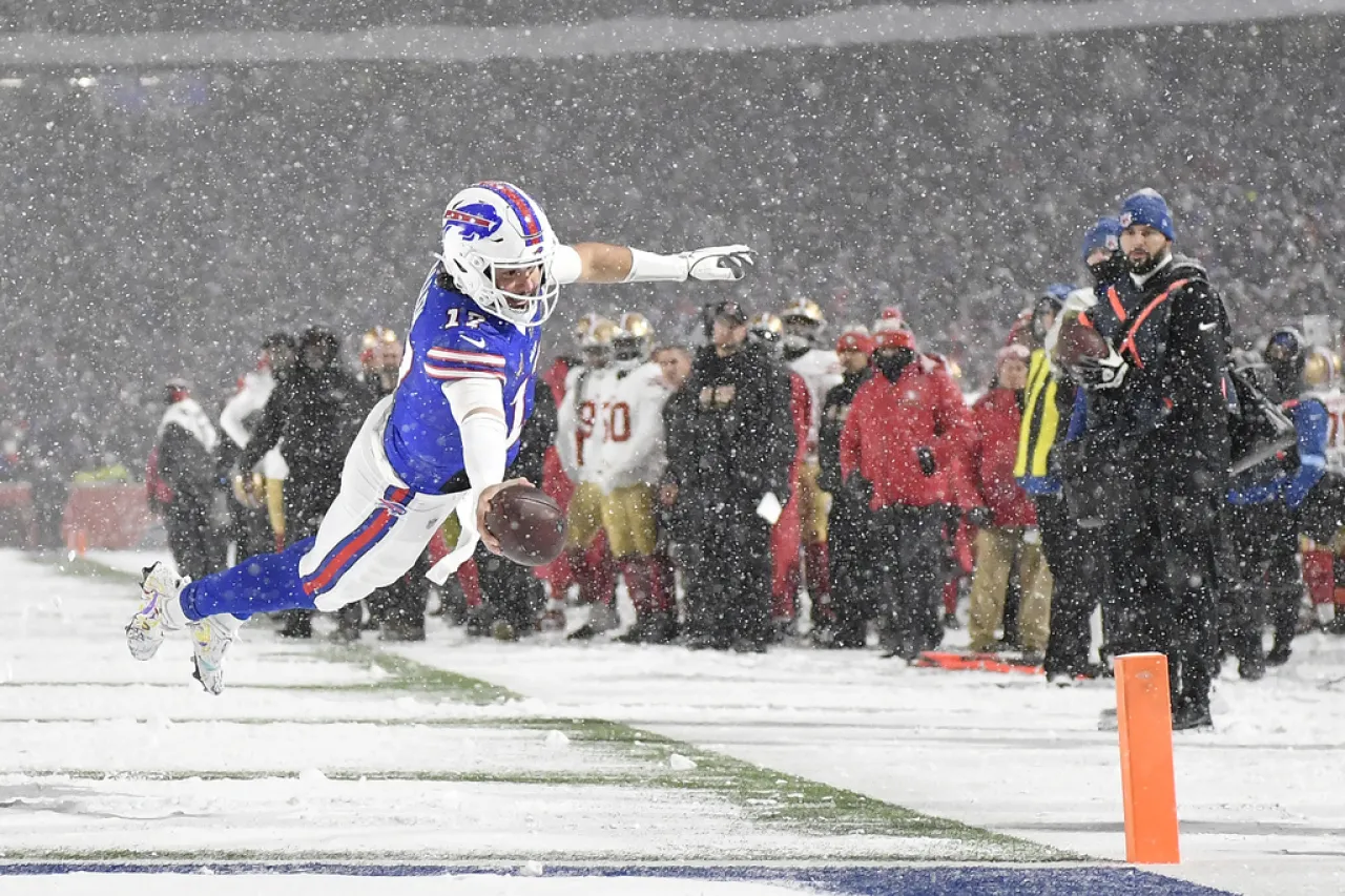 Aplastan Bills a Niners en la nieve y amarran titulo Divisional