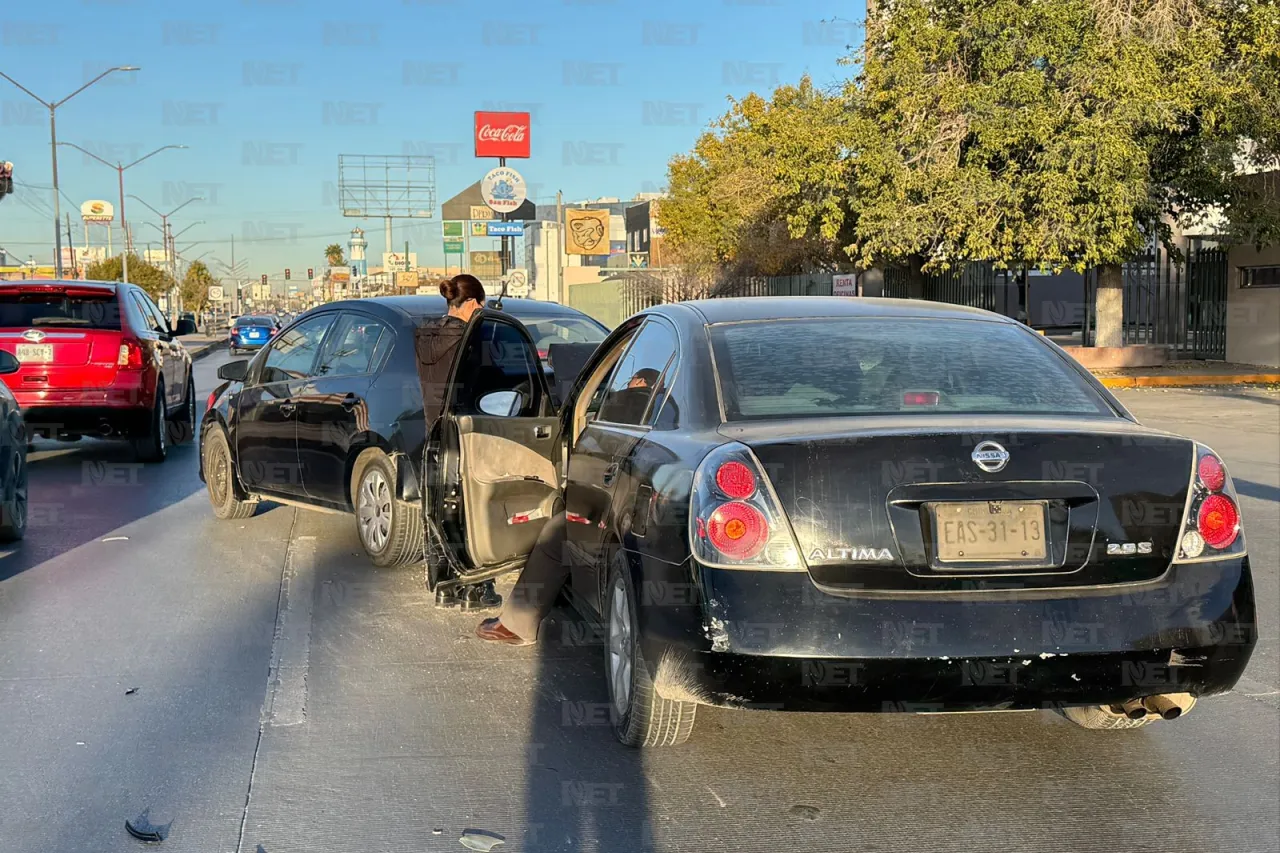 Chocan en la Ejército y detienen el tráfico por algunos minutos