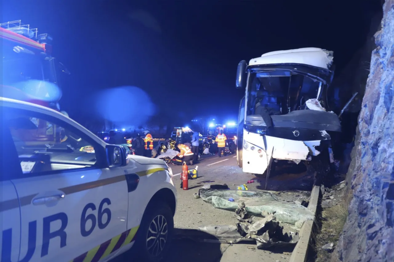 Al menos 32 colombianos heridos en accidente de autobús en Francia