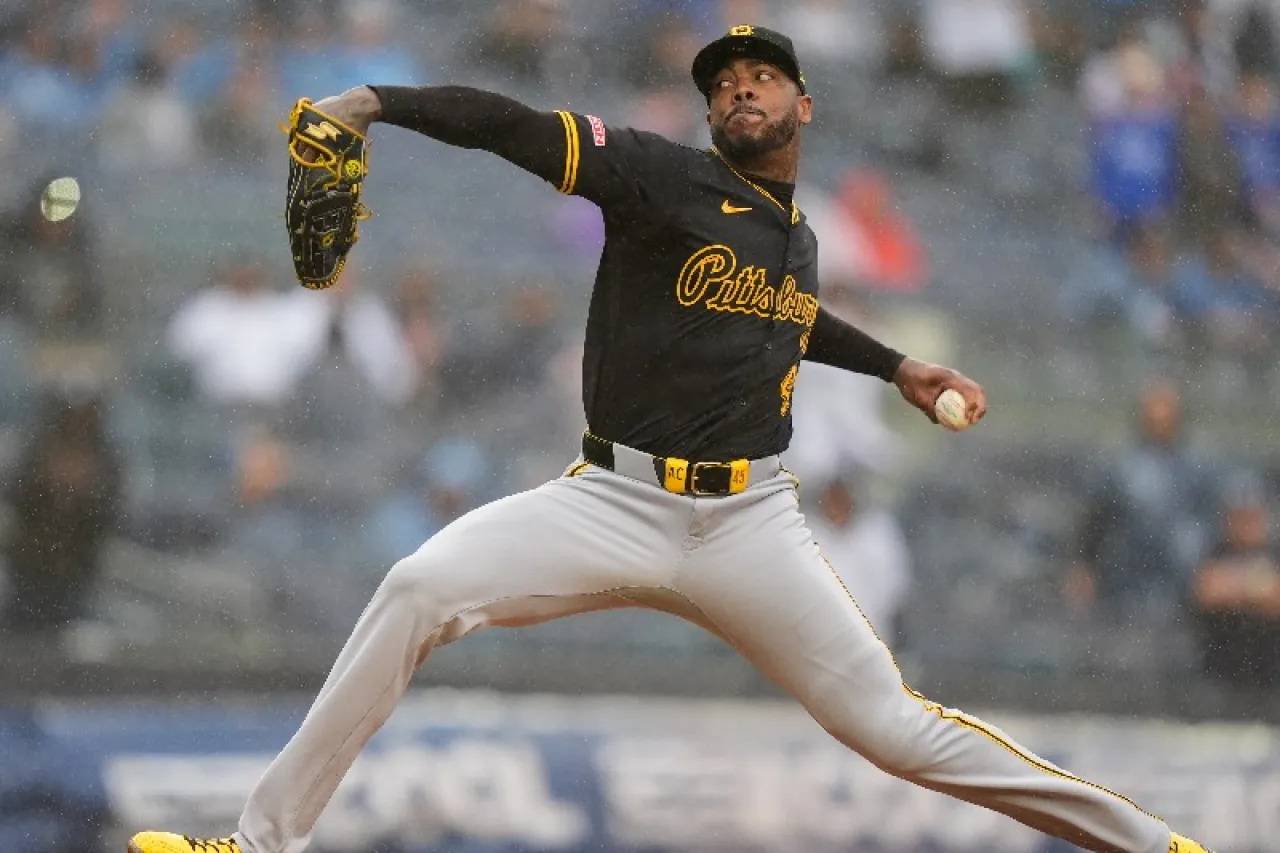 Pactan Red Sox con Aroldis Chapman