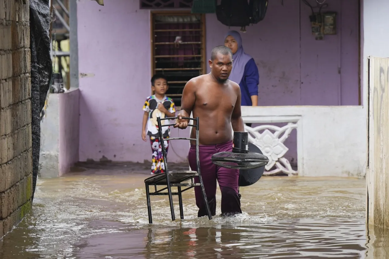 Inundaciones causan estragos en Malasia y Tailandia