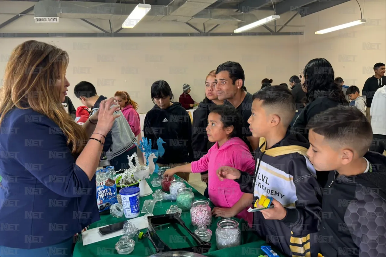 Niños juarenses aprenden sobre tipos de plástico para reciclar