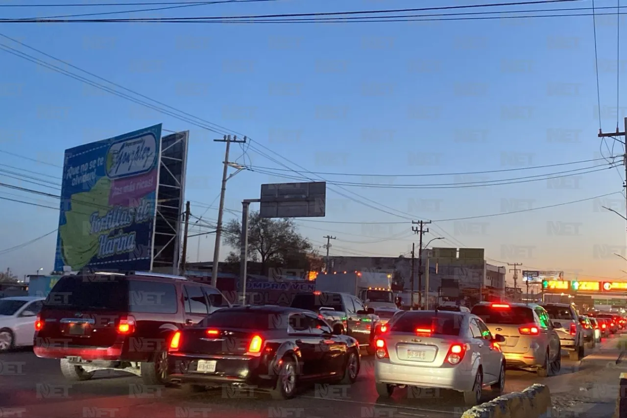 Filas de más de una hora para cruzar a El Paso 