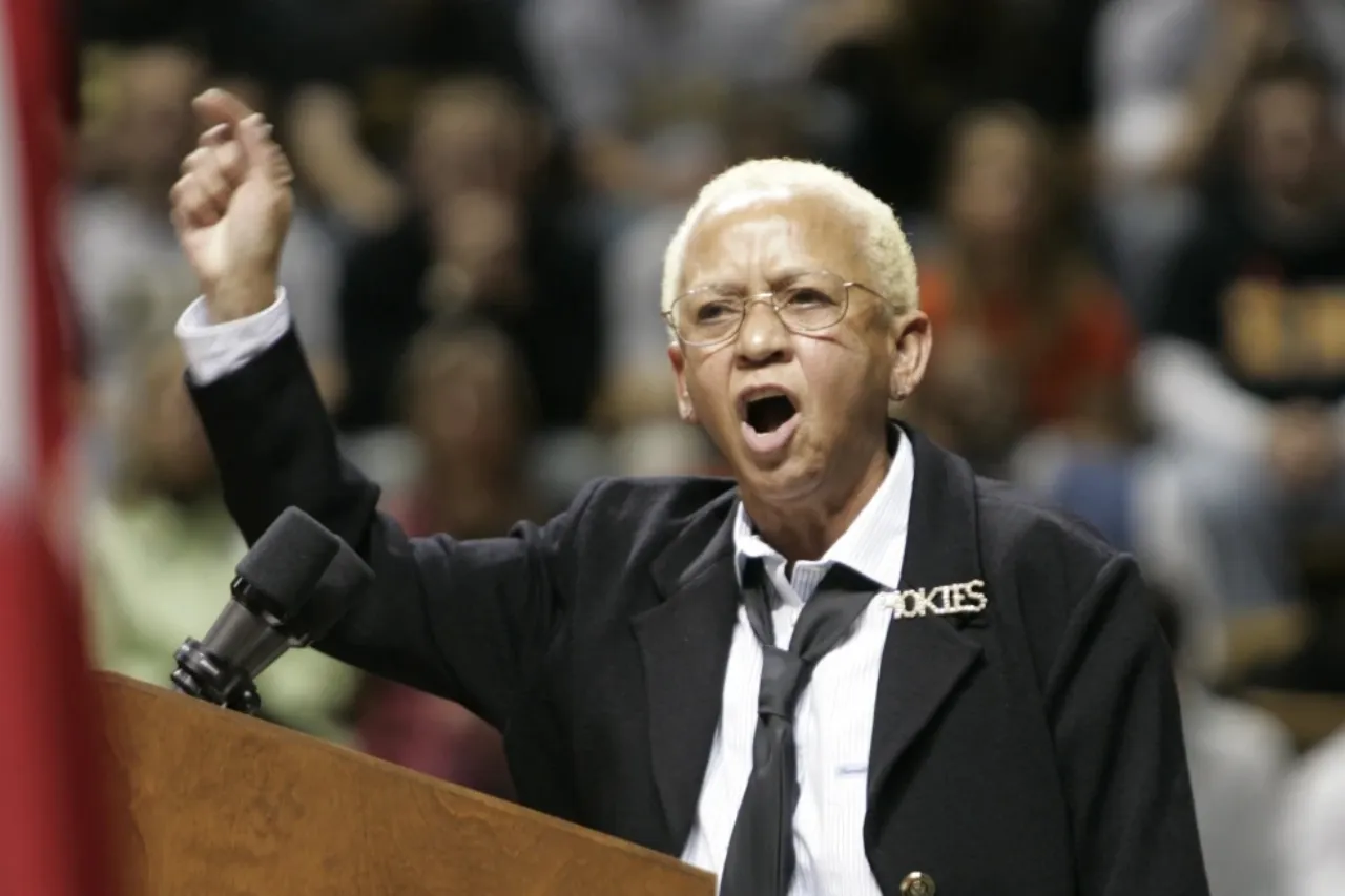 Fallece el poeta Nikki Giovanni