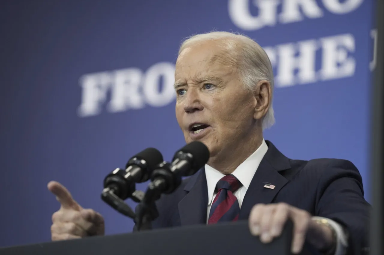 Biden aprueba memorando de seguridad nacional para ayudar a Trump