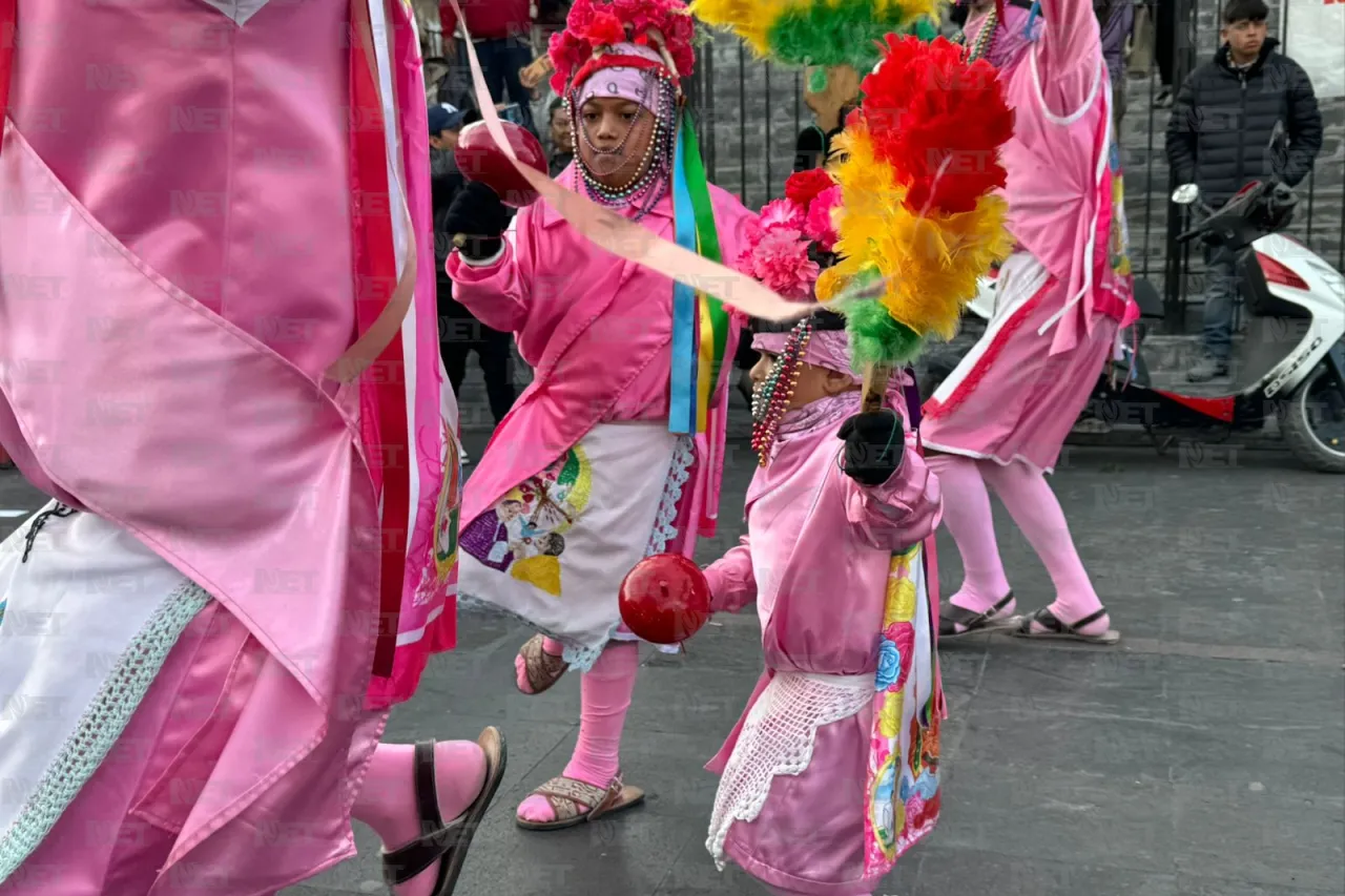 Tadeo le danza a la Virgen de Guadalupe desde que aprendió a caminar