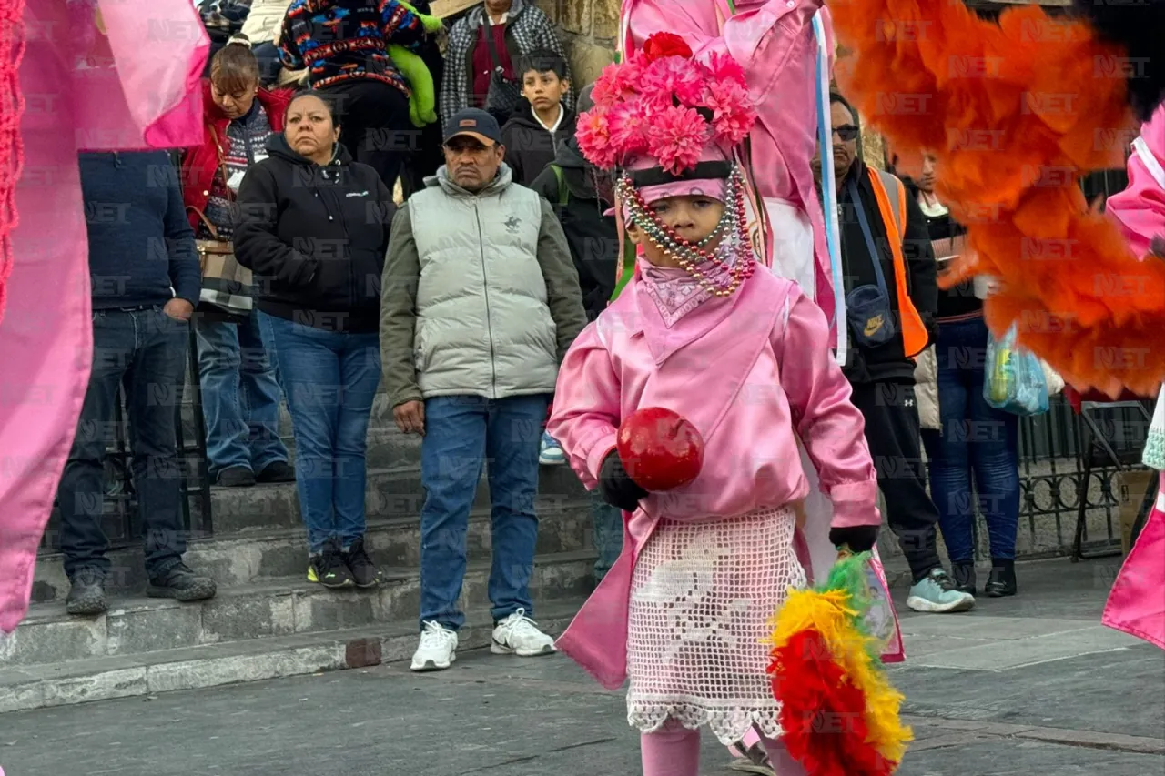 Tadeo le danza a la Virgen de Guadalupe desde que aprendió a caminar