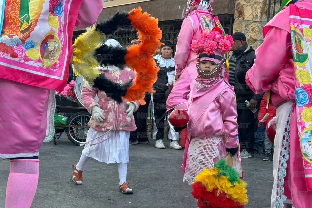 Tadeo le danza a la Virgen de Guadalupe desde que aprendió a caminar