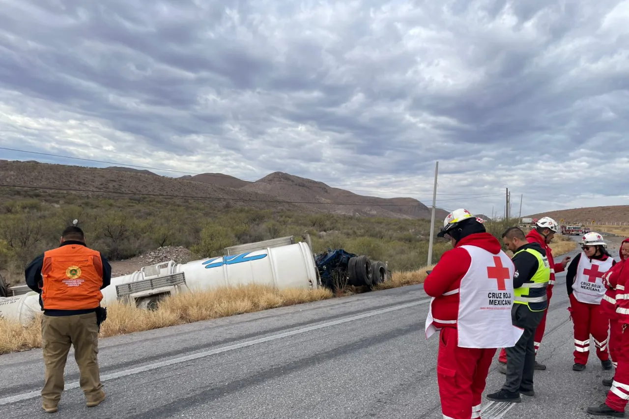 Sigue cierre parcial de tramo Chihuahua-Delicias por derrame de combustible