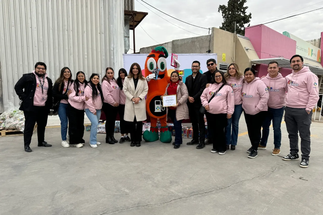 Entrega TotalGas donativo en juguetes a DIF