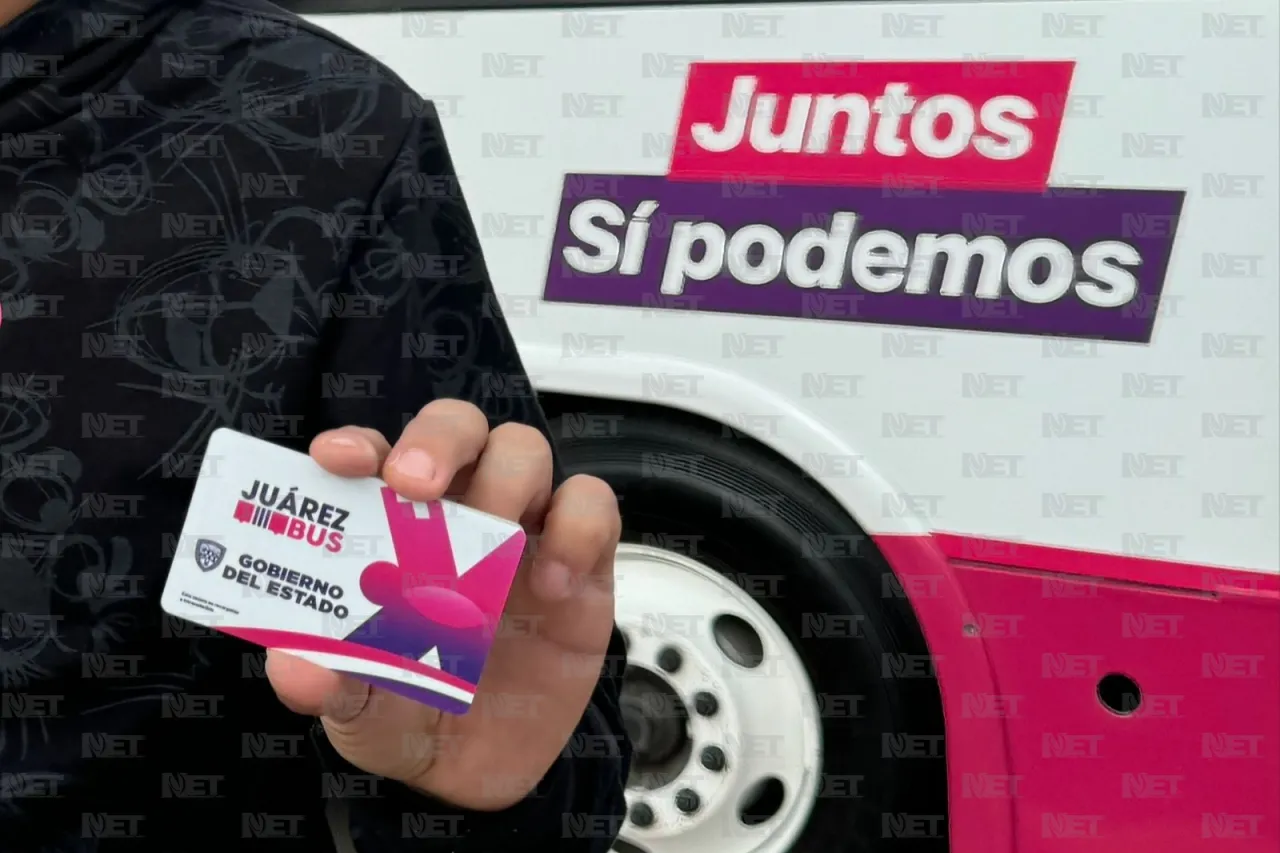 Han acudido casi 4 mil juarenses por su tarjeta gratis del Juárez Bus