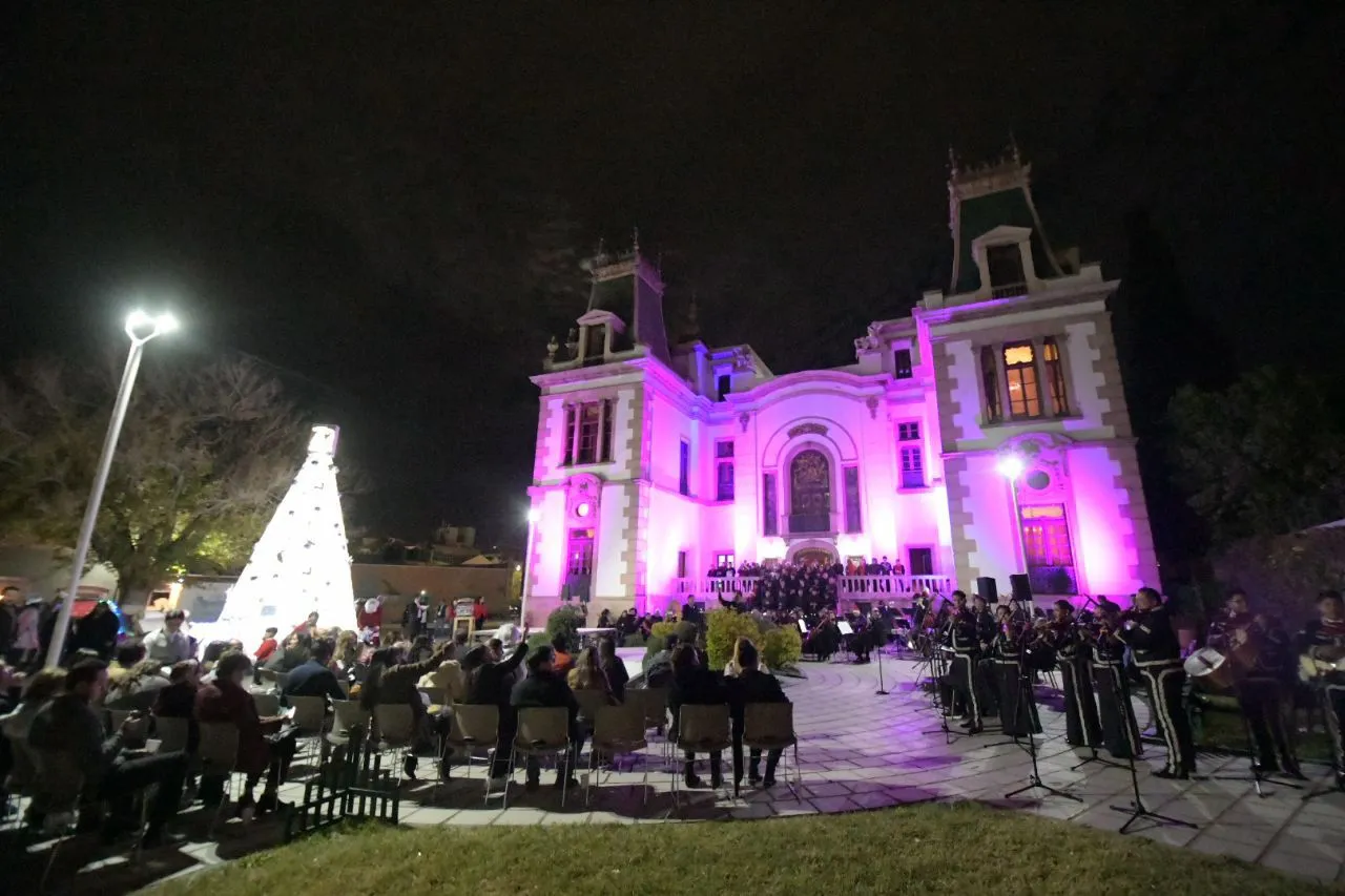 Quinta Gameros se ilumina con la magia de la Navidad